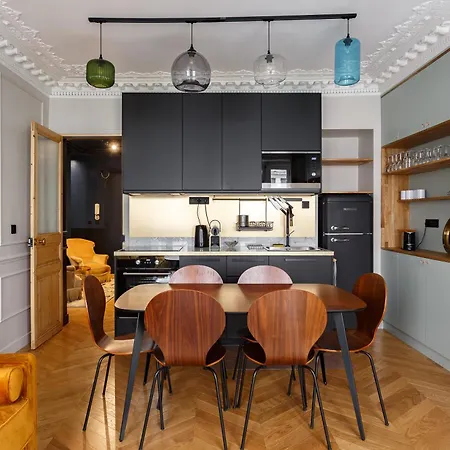 Apart-hotel Stylish In The Heart Of