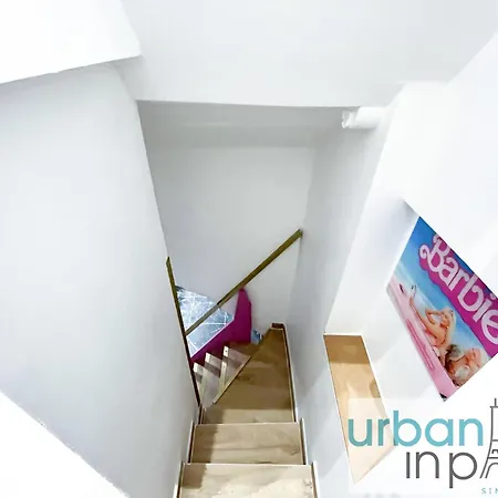 Urban Flat 193 - Barbie In * Париж