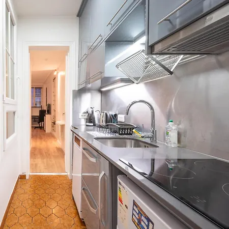 Flat 31m2 Near Pompidou Center, Marais, Les Halles, Mobility Lease Only Apartment Paris