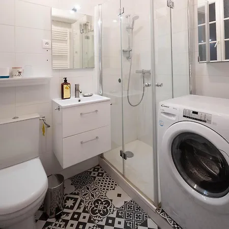 Flat 31m2 Near Pompidou Center, Marais, Les Halles, Mobility Lease Only Apartment Paris