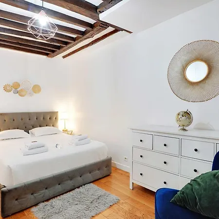 Confort Et Charme Pour 6 A Republioque Apartment Paris