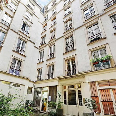 Confort Et Charme Pour 6 A Republioque Paris