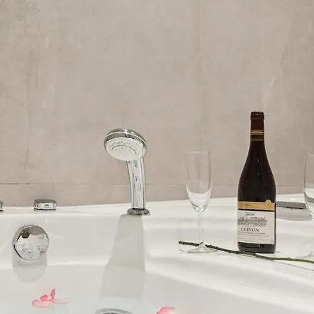 Апартаменты Lavie Maison Ac And Hot Tub Close Arc De Triomphe *