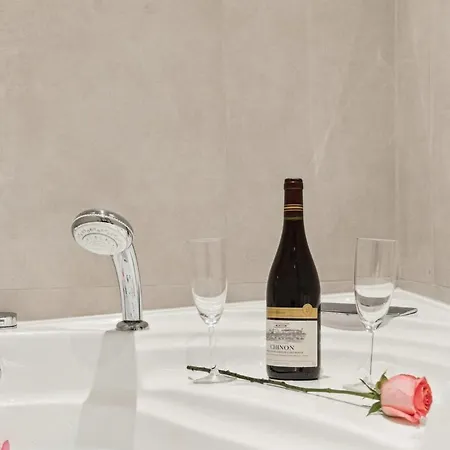 Апартаменты Lavie Maison Ac And Hot Tub Close Arc De Triomphe Париж