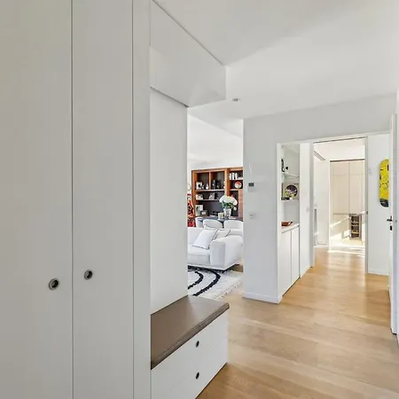 Apartment Avenue Montaigne Paris