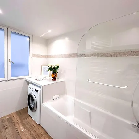 Modern & Spacious Near Le Marais Apartman *