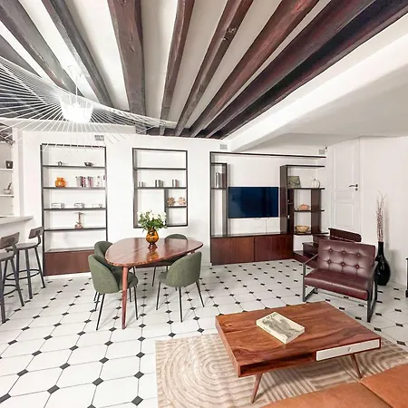 Modern & Spacious Near Le Marais Apartman