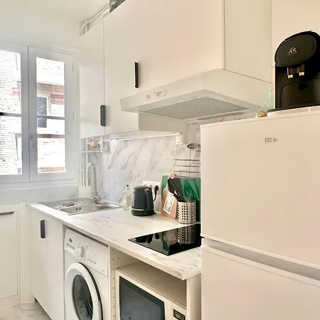 Spacious Flat Near Montparnasse Bausset 4th 巴黎