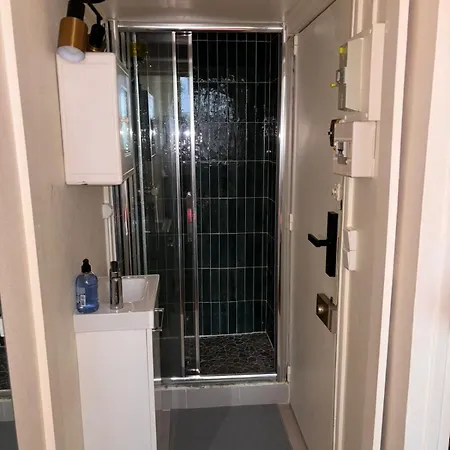 Homestay Charmante Place A Deux Pas De La Tour Eiffel Paris