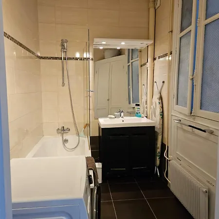 홈스테이 Cosy Private In Shared - 1 Person Only ! 파리