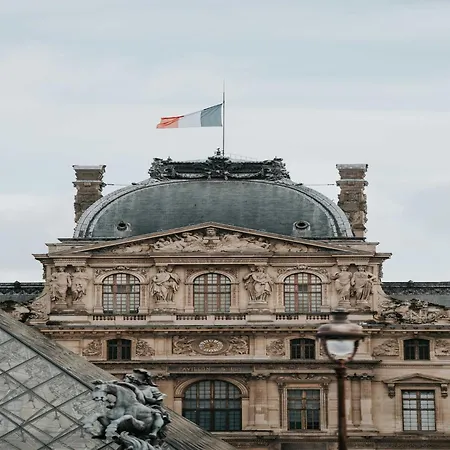 Luminous 1bdr Witha C&balcony-marais Louvre 파리