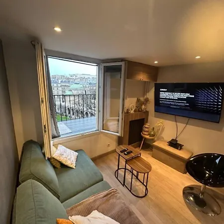 Cosy 8 Avec Terrasse Apartman