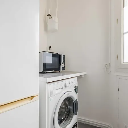 Charming - 1 Bdr 2 P - 15eme