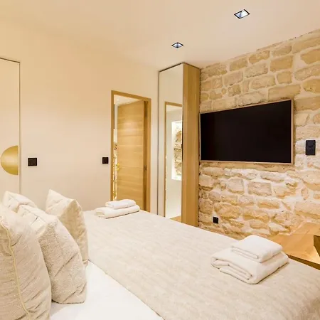 B1 Beautiful, Luxury Near Eiffel Tower Sleeps Ac Париж