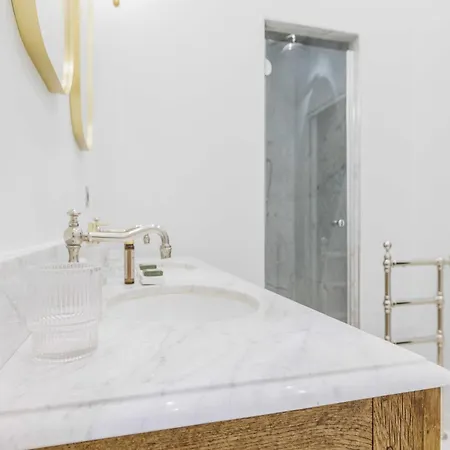 Апартаменты Superb Near Notre-dame Cathedral - Mobility Lease