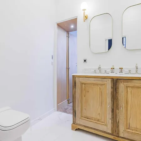Апартаменты Superb Near Notre-dame Cathedral - Mobility Lease *