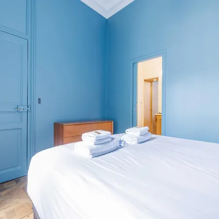 Апартаменты Superb Near Notre-dame Cathedral - Mobility Lease Париж