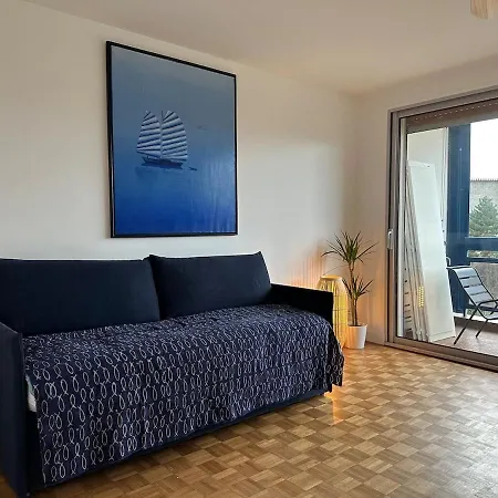 Mobility Lease- Sunny With Large Balcony, Park View At 15 *
