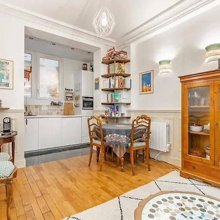 Refurbished Haussmannian Apartman Párizs
