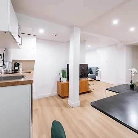 Апартаменты Avenue Breteuil Family - 11 Pers - Unique - Cosy *