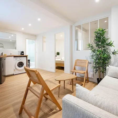 Avenue Breteuil Family - 11 Pers - Unique - Cosy * Париж