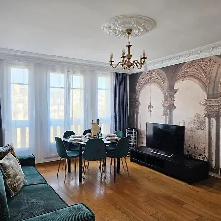 Апартаменты Grand Appt For 7p Center Париж