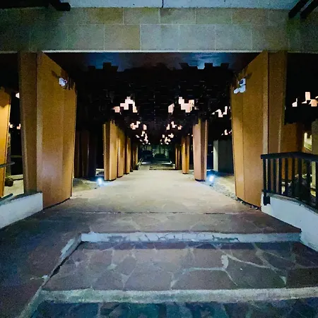 Superbe Tour Eiffel Mirabeau פריז