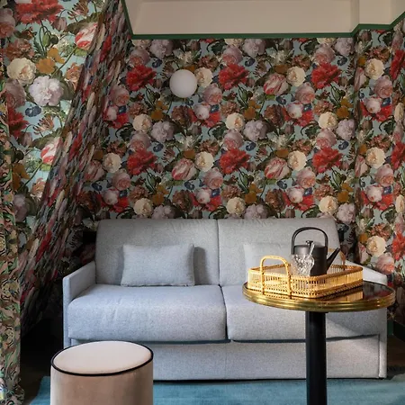 Hotel Ginette A La Folie &