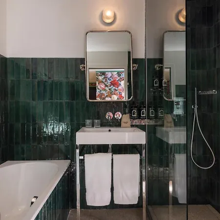 Hotel Ginette A La Folie &
