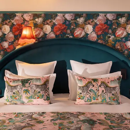 Hotel Ginette A La Folie & 4*