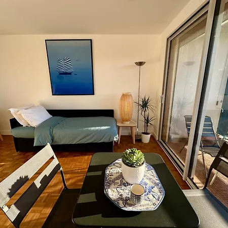 Mobility Lease- Sunny With Large Balcony, Park View At 15
