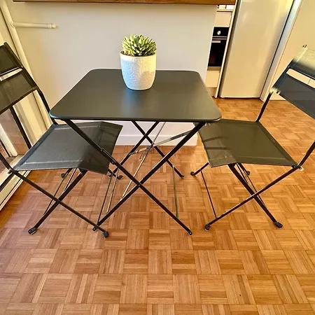 Апартаменты Mobility Lease- Sunny With Large Balcony, Park View At 15