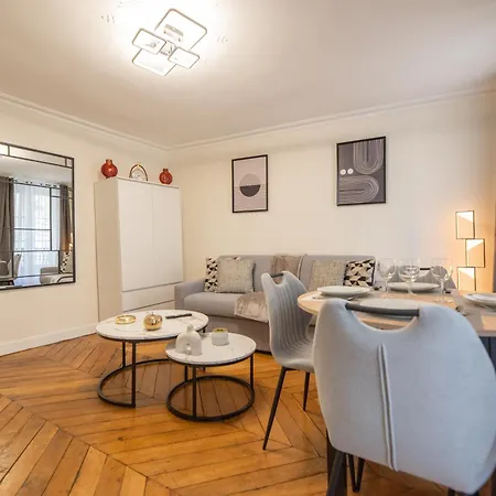Appartement Cia - Rue Du Colisee, Near Champs Elysees