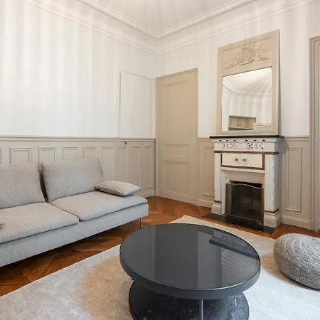 Appartement 2 Bdr Saint Lazare Galeries Lafayette 8 Parijs