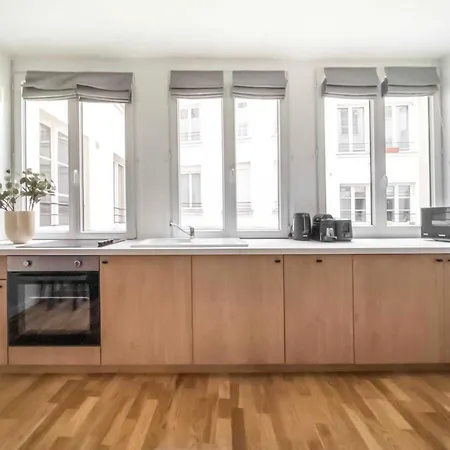 Suite-appartement 4stars Pour 6 A 10 Min Du Marais Appartement
