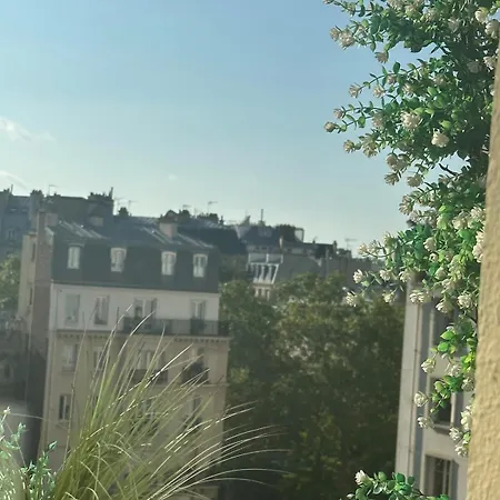 Апартаменты Eiffel Tower View Arc Triomphe Champs Elysees Area