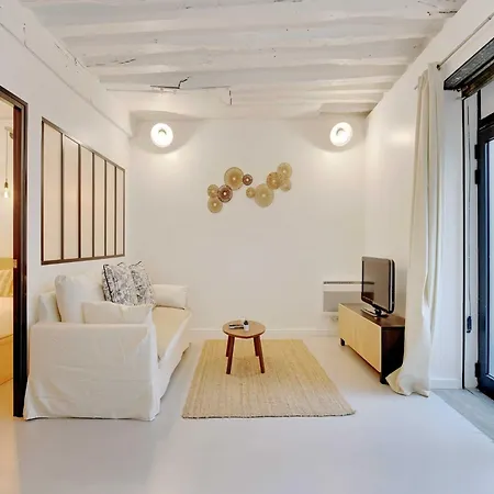 Magnificent -2br-4p- Le Marais Paris