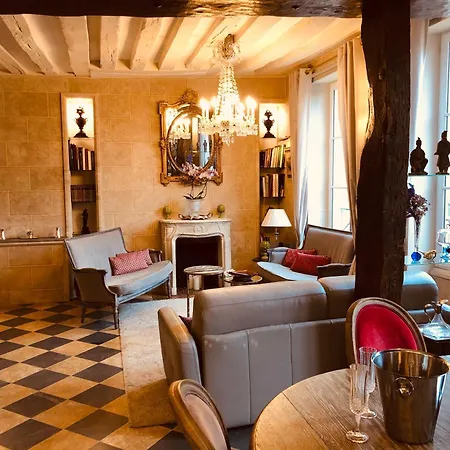 Place Dauphine Apartment *
