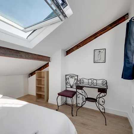 Large Luxury Loft For 6 People By Weekome * Párizs