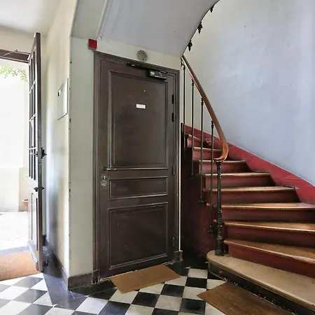 Cosy Montmartre Apartment Paris