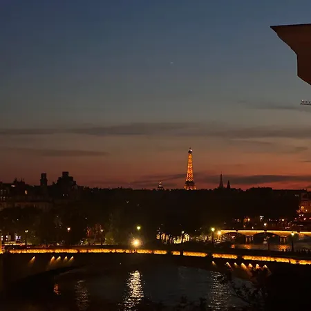 Elegant Artistic Flat On The Seine River * פריז