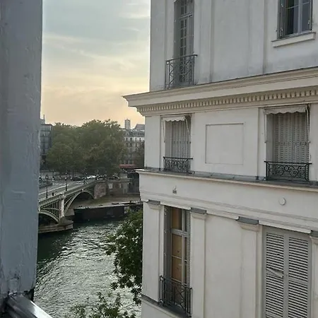 Elegant Artistic Flat On The Seine River דירה