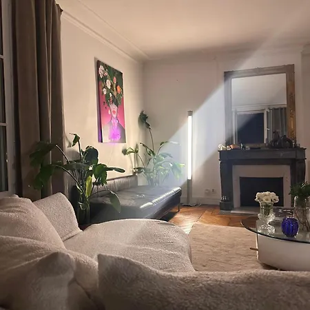 Elegant Artistic Flat On The Seine River פריז