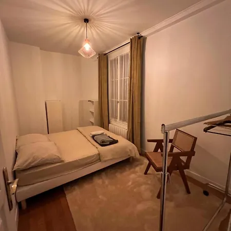 Elegant Artistic Flat On The Seine River דירה פריז