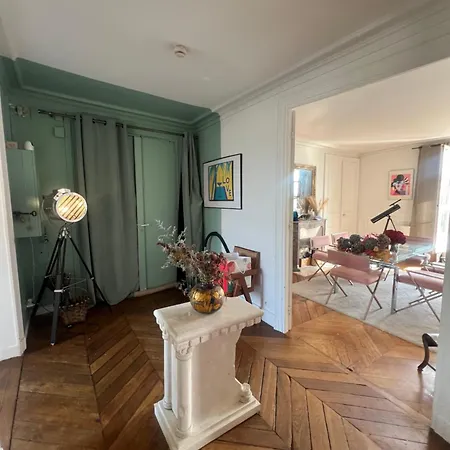 Elegant Artistic Flat On The Seine River דירה