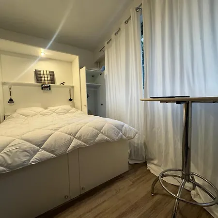 Studio Miromesnil * Paris