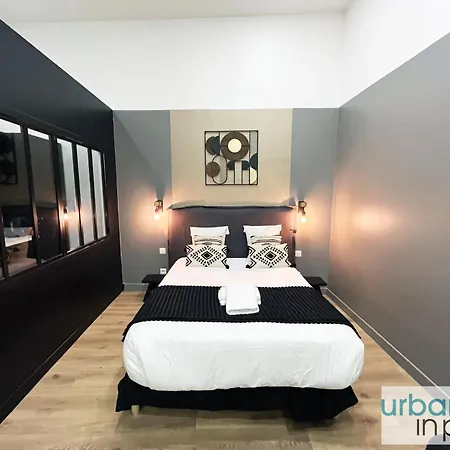 Apartment 05 - Parisian Design Loft