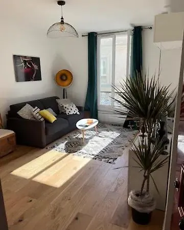 Apartment 2 Pieces Neuf Buttes Chaumont Paris