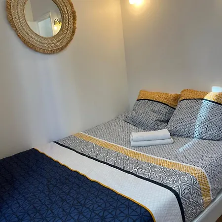 2 Pieces Neuf Buttes Chaumont Apartment *