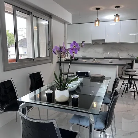 Apartment Expo Cosy Appt T5 Avec Jardin *